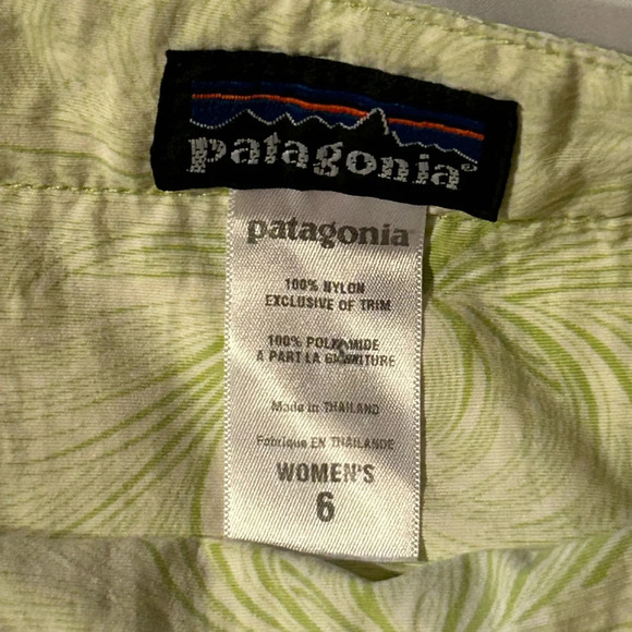 Patagonia Button Out Boardie Skort set 6 Cornelia Meadow Green - Picture 4 of 15